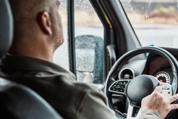 Comparing Standard Mileage Deduction vs. Actual Auto Expenses (2024)